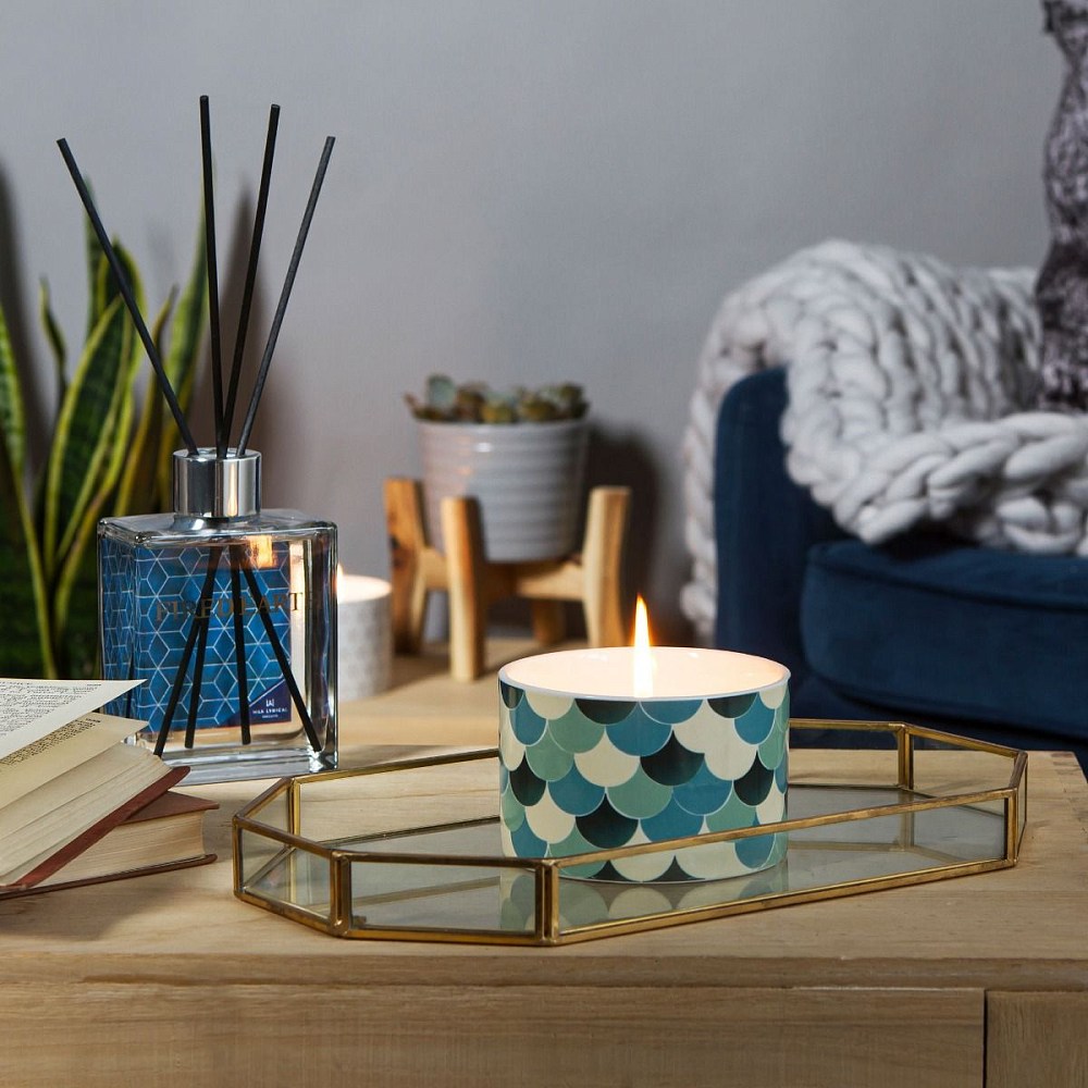 Ассамский чай и белый кедр Wax Lyrical ароматическая свеча в керамике  